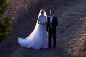 Anne Hathaway and Adam Shulman getting married in Big Sur